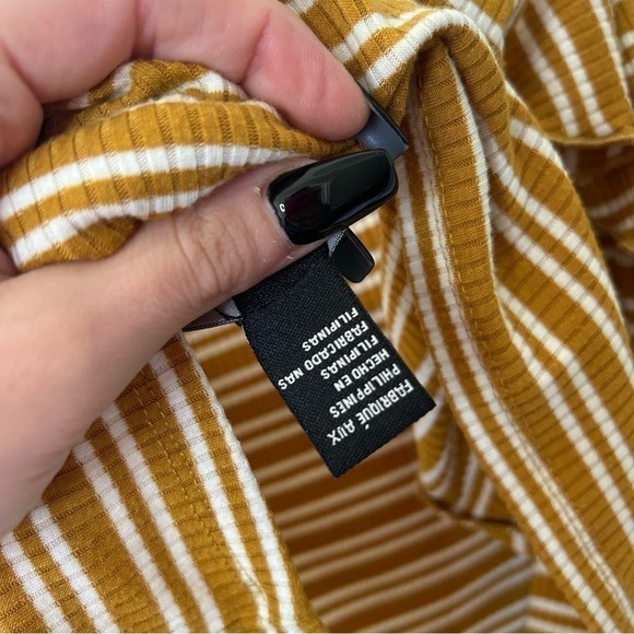 [L] Forever 21 Golden Mustard Yellow & White Striped Long Sleeve Crop Top - Picture 9 of 9